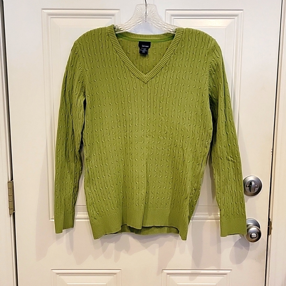 LADIES Light green v neck sweater